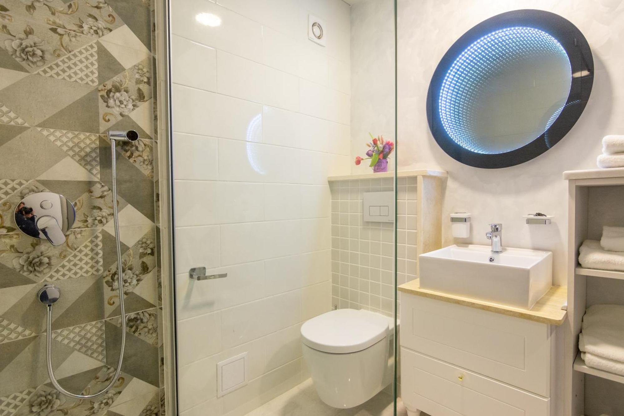 Hotel Craiova By Phoenicia Blue View Olimp Extérieur photo